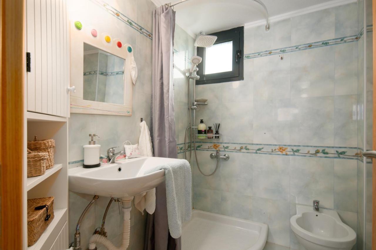 Seathon Seafront Beach Villa In Kalamitsi 외부 사진