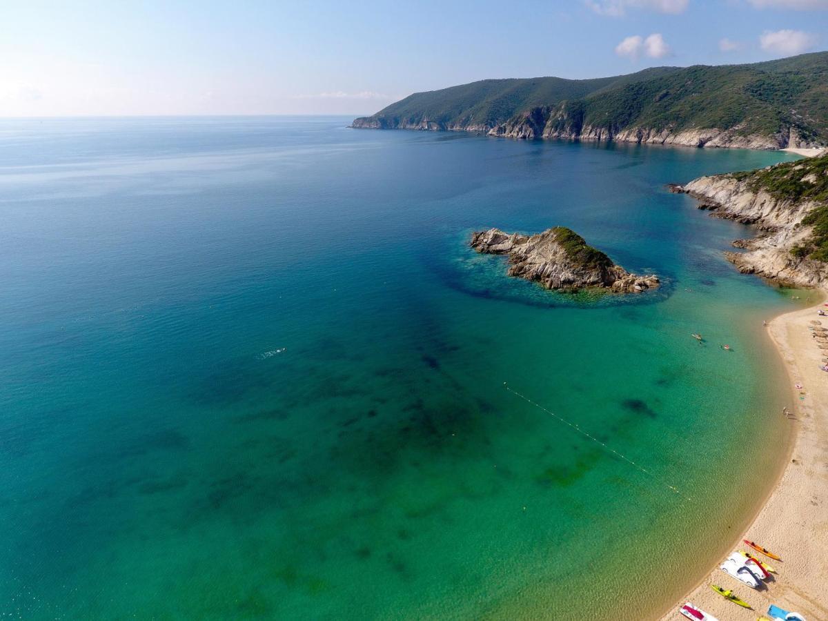 Seathon Seafront Beach Villa In Kalamitsi 외부 사진